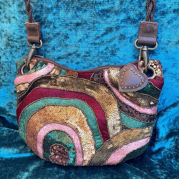 Entra sequined leather shoulder bag - Picture 2 of 5